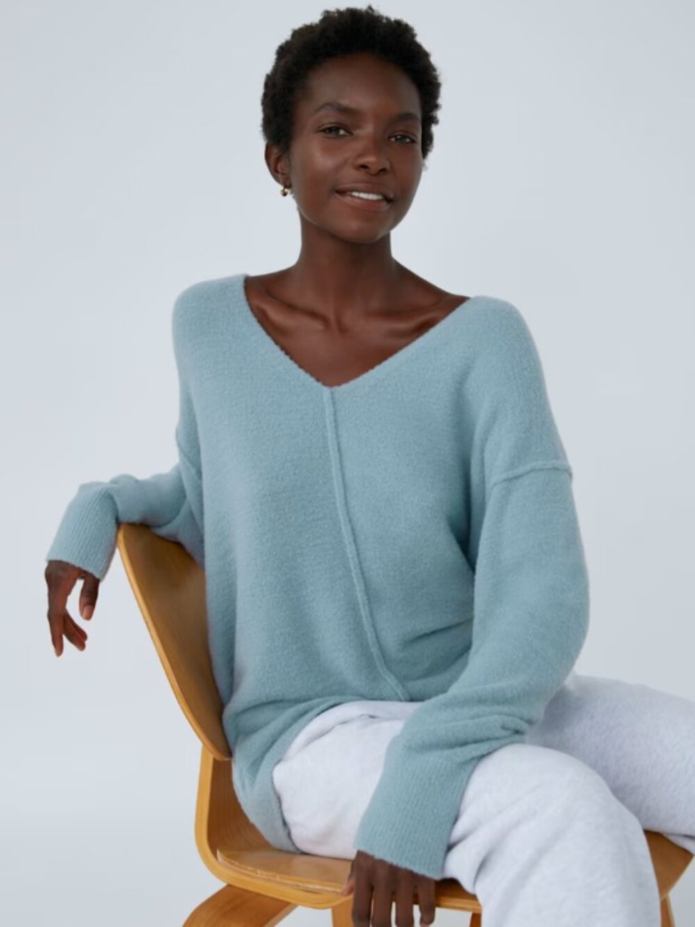 Aritzia Wilfred Free Hush Knit V Neck Sweater in Dune Blue Large